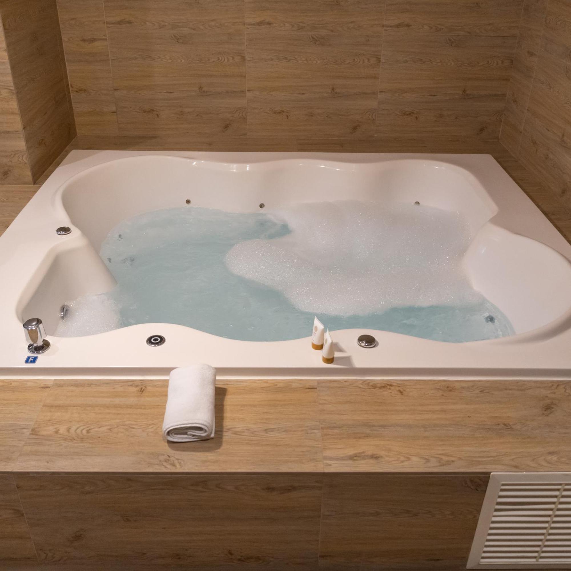 Awqa Hoteles - Sede Natasha Trujillo Buitenkant foto